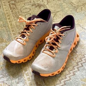 On Cloud X Women’s Size 8 Running Shoe